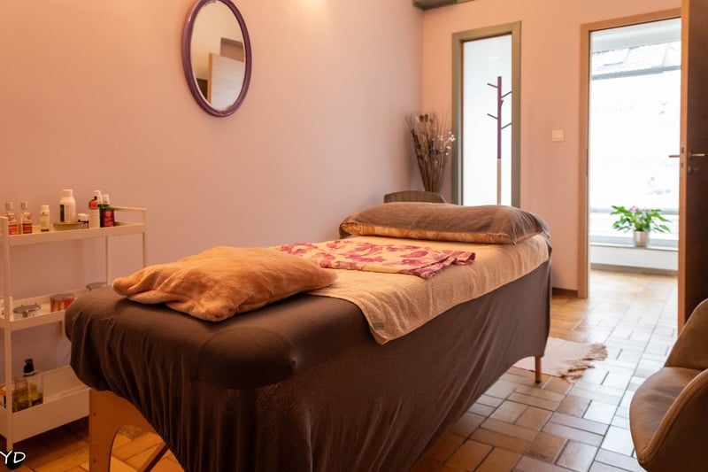 Interactive bedroom image